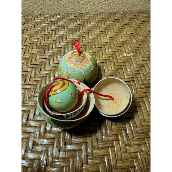 Vintage Hand-Painted Wooden Nesting Ball Set With String & Cat Motif - Picture 2 of 12